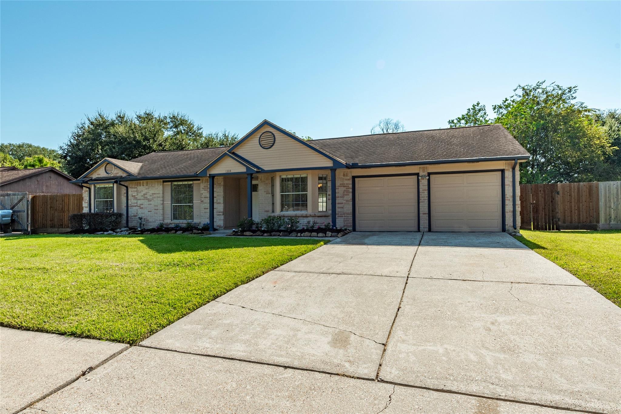 1304 Piney Woods Drive — photo