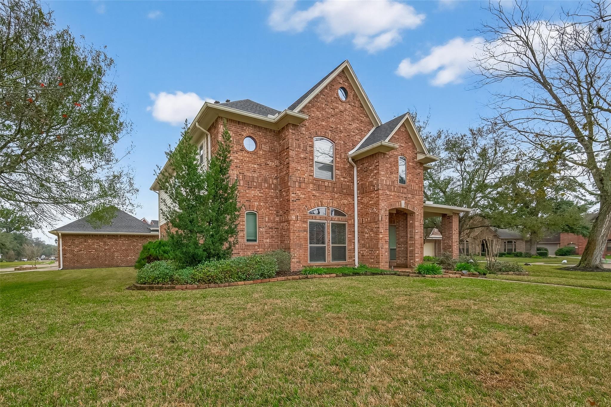 51 English Oak Court — photo