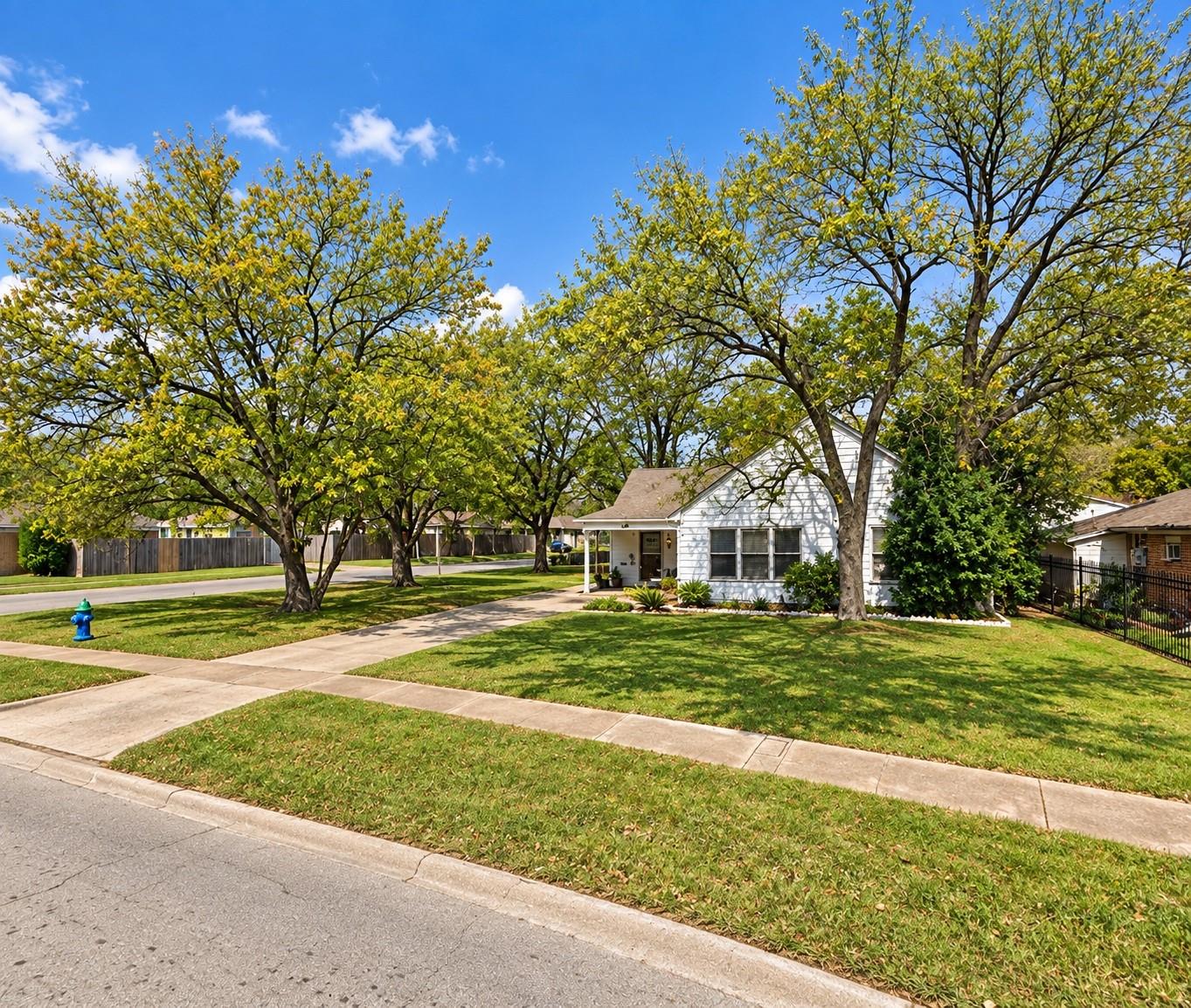 331 Victoria Drive — photo