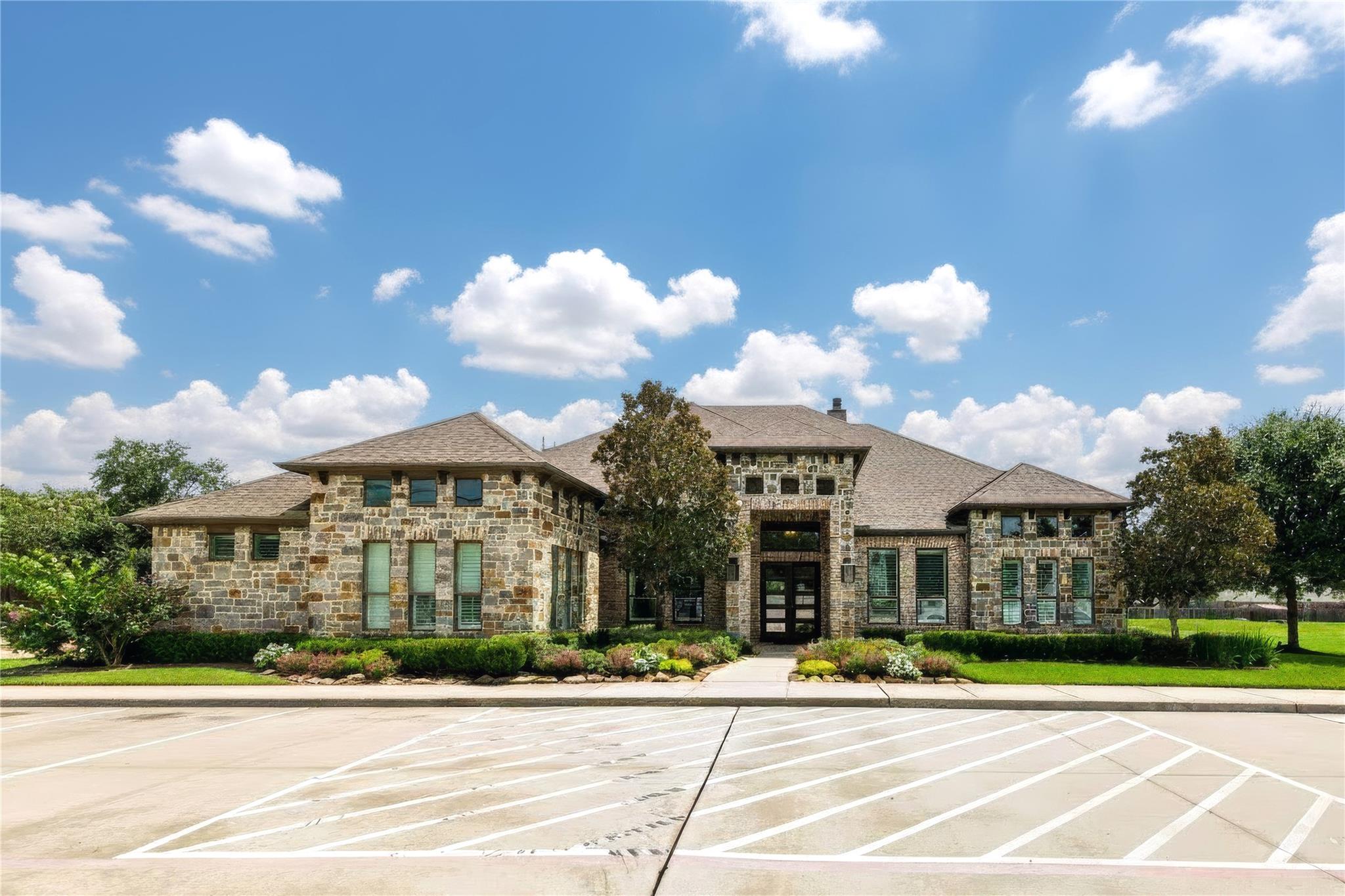 32400 SH 249 — photo