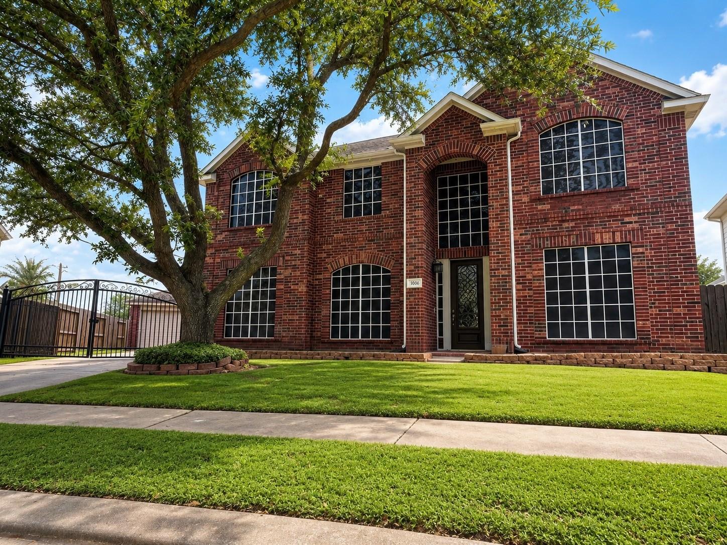 1006 Mettler Ct — photo