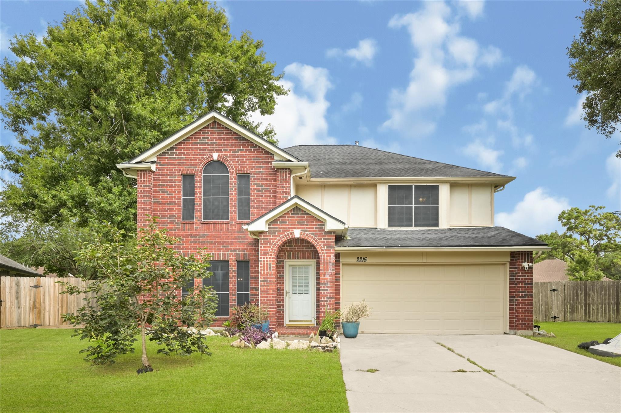 2215 Dublin Drive — photo