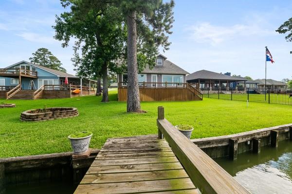 153 Lakeshore Drive — photo