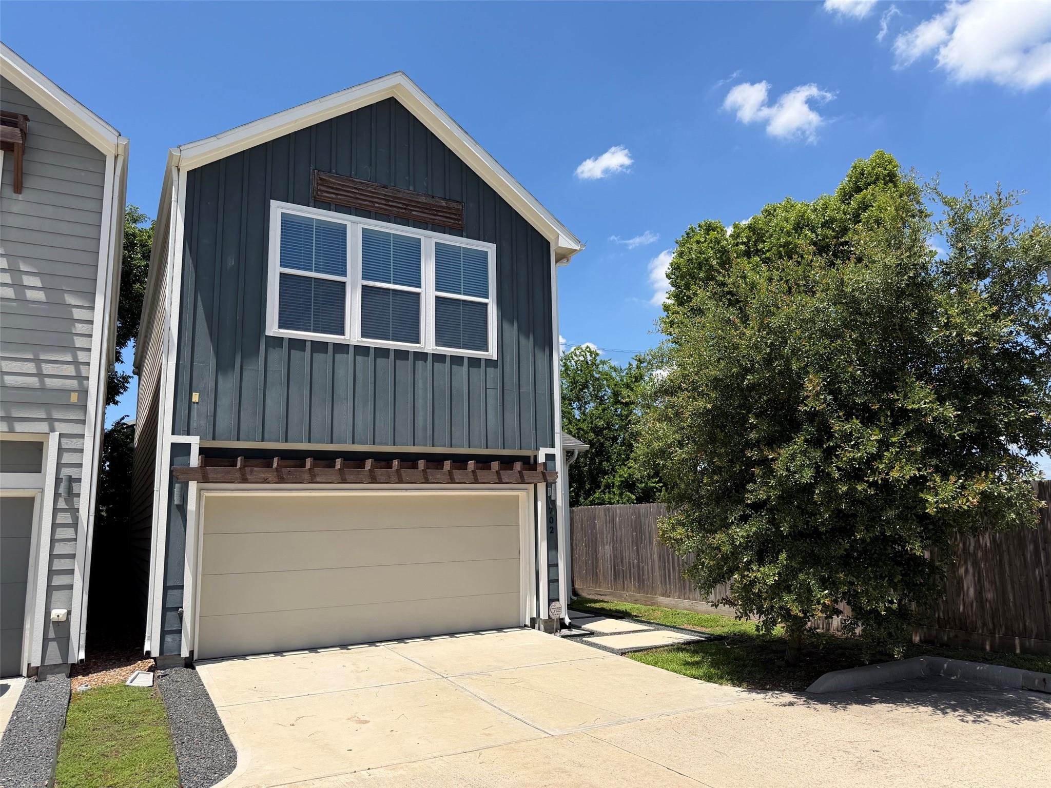 702 Pinemont Canyon Lane — photo