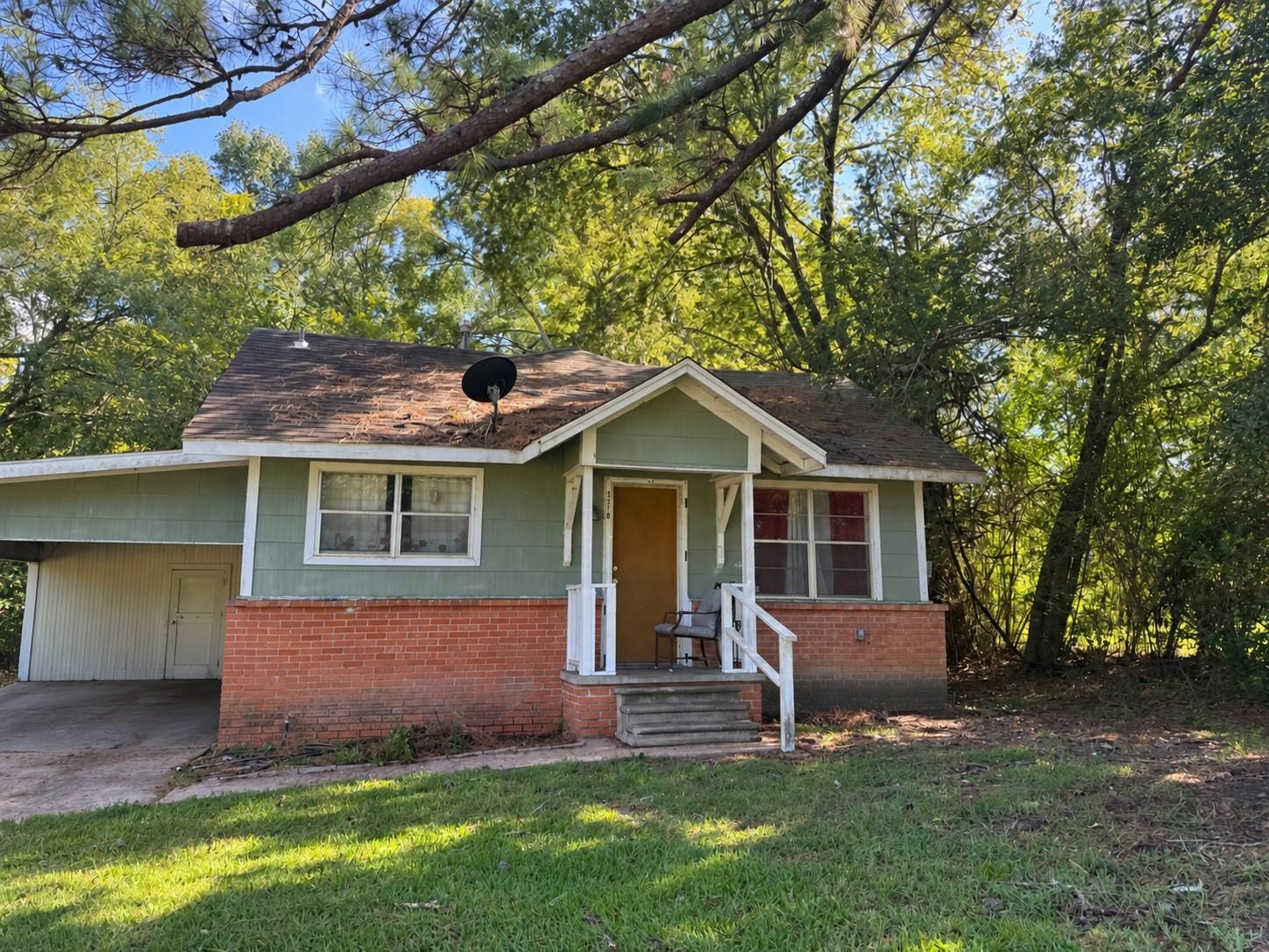 1310 Old Woodville Road — photo