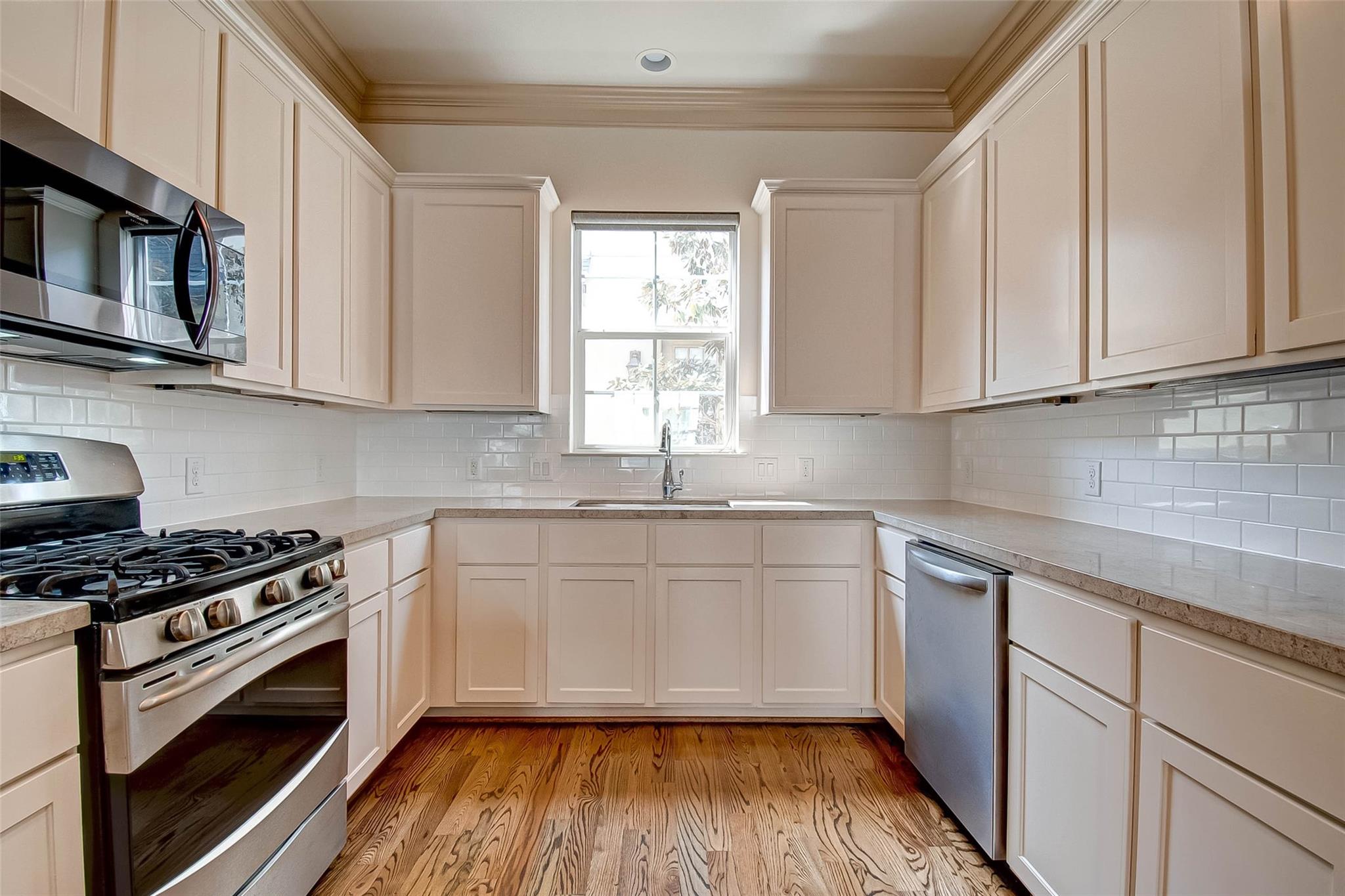 4031 Bellefontaine St Street #127 — photo