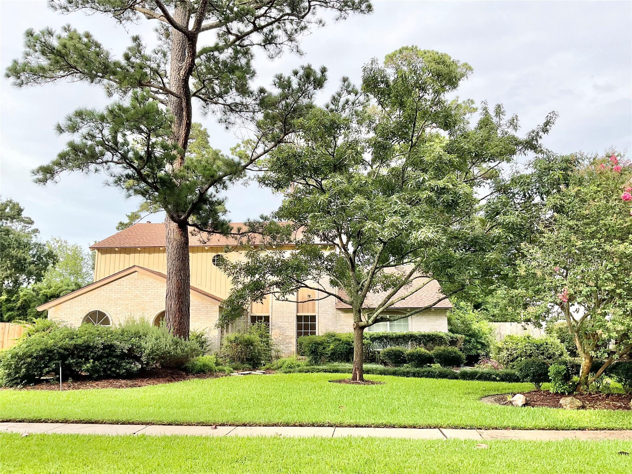 1022 Oak Leaf Street — photo