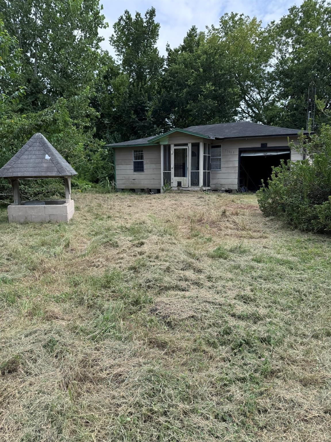 13015 Woody Road — photo