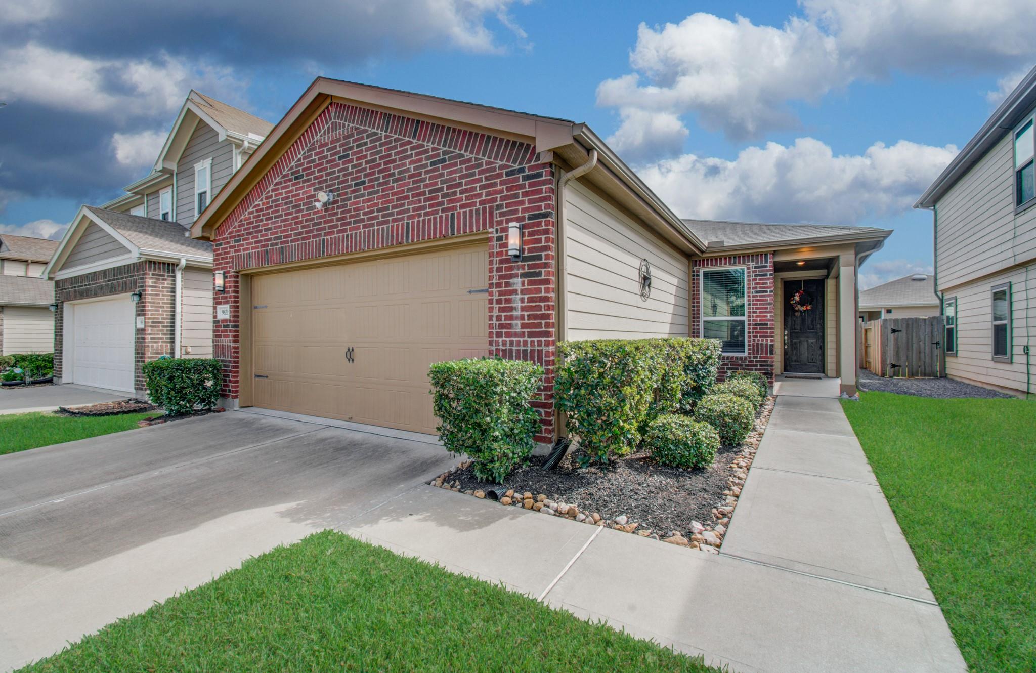 9835 Mills Field Drive — photo