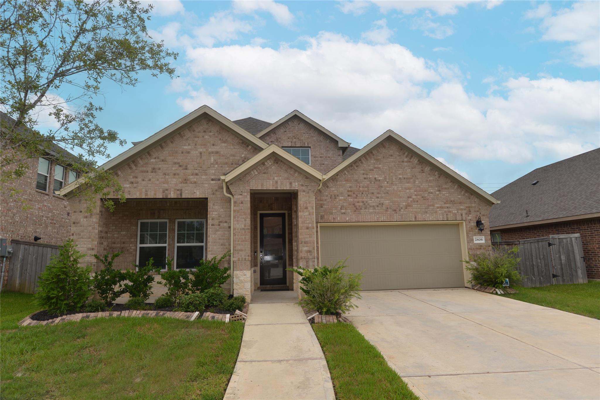 2806 Oakheath Crest Court — photo