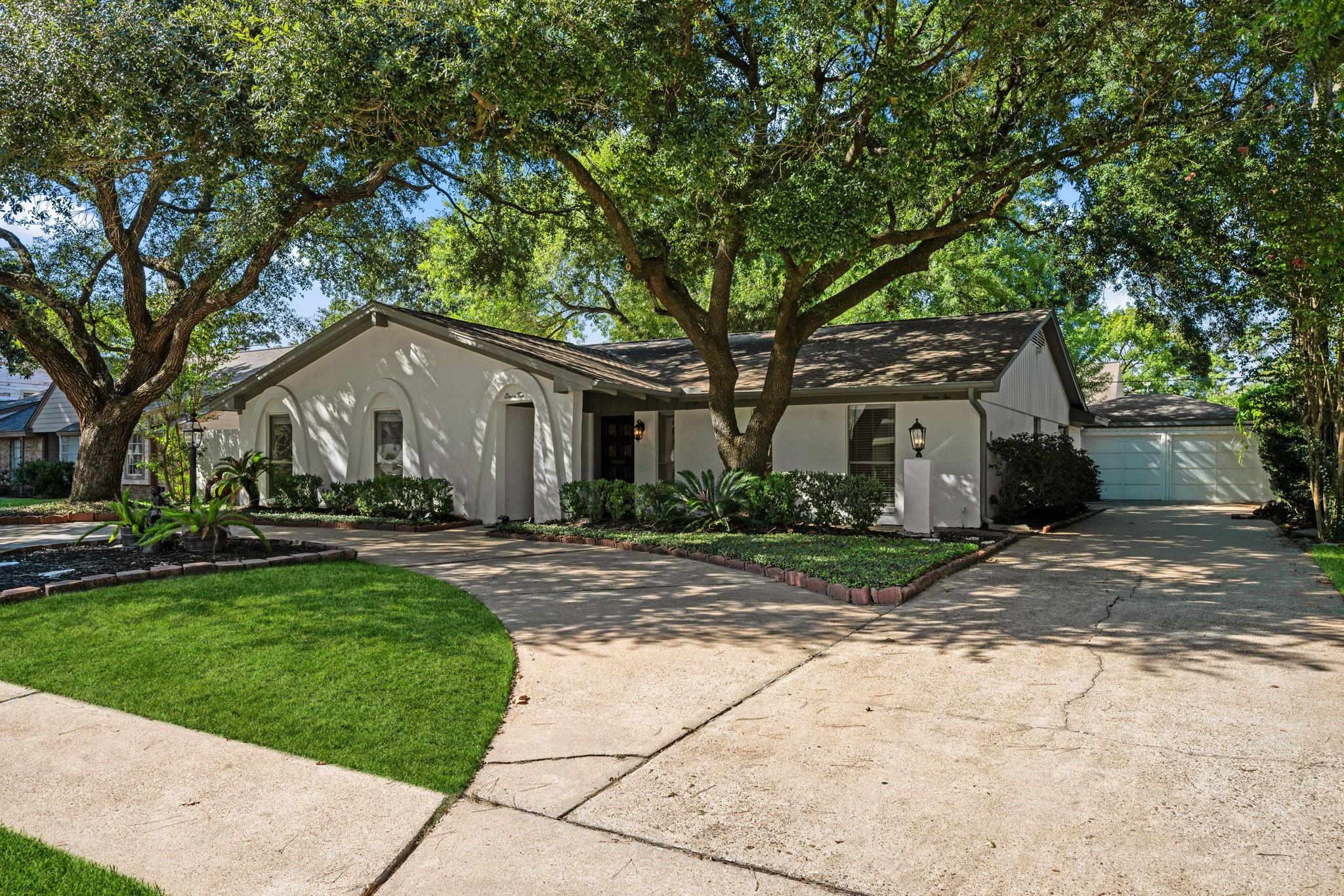 1110 Cheshire Lane — photo