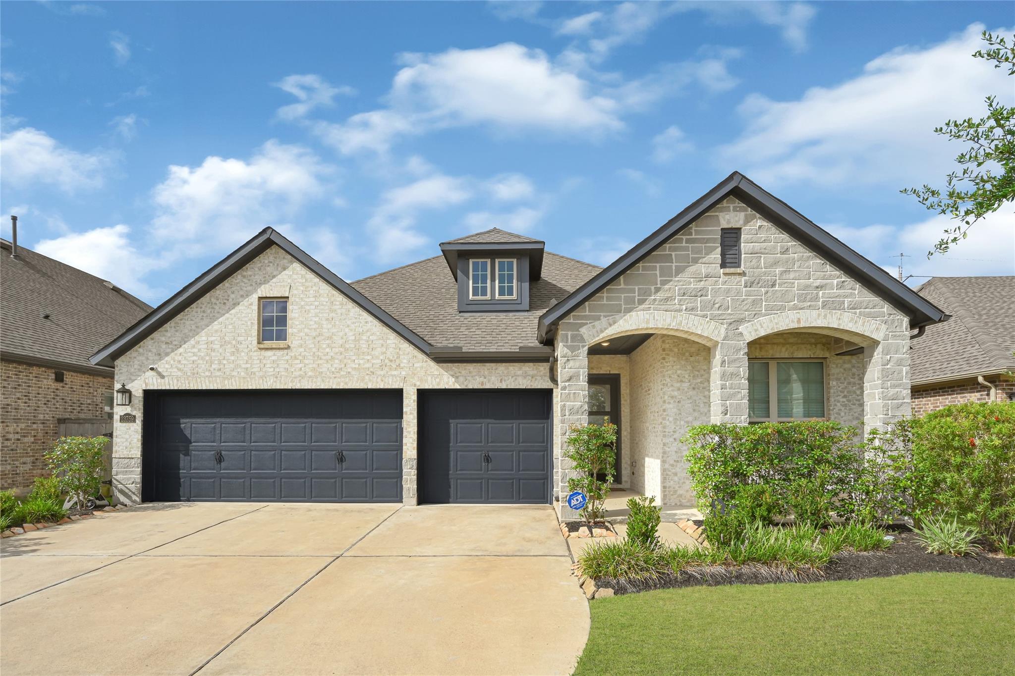 23759 Travers Hill Road — photo