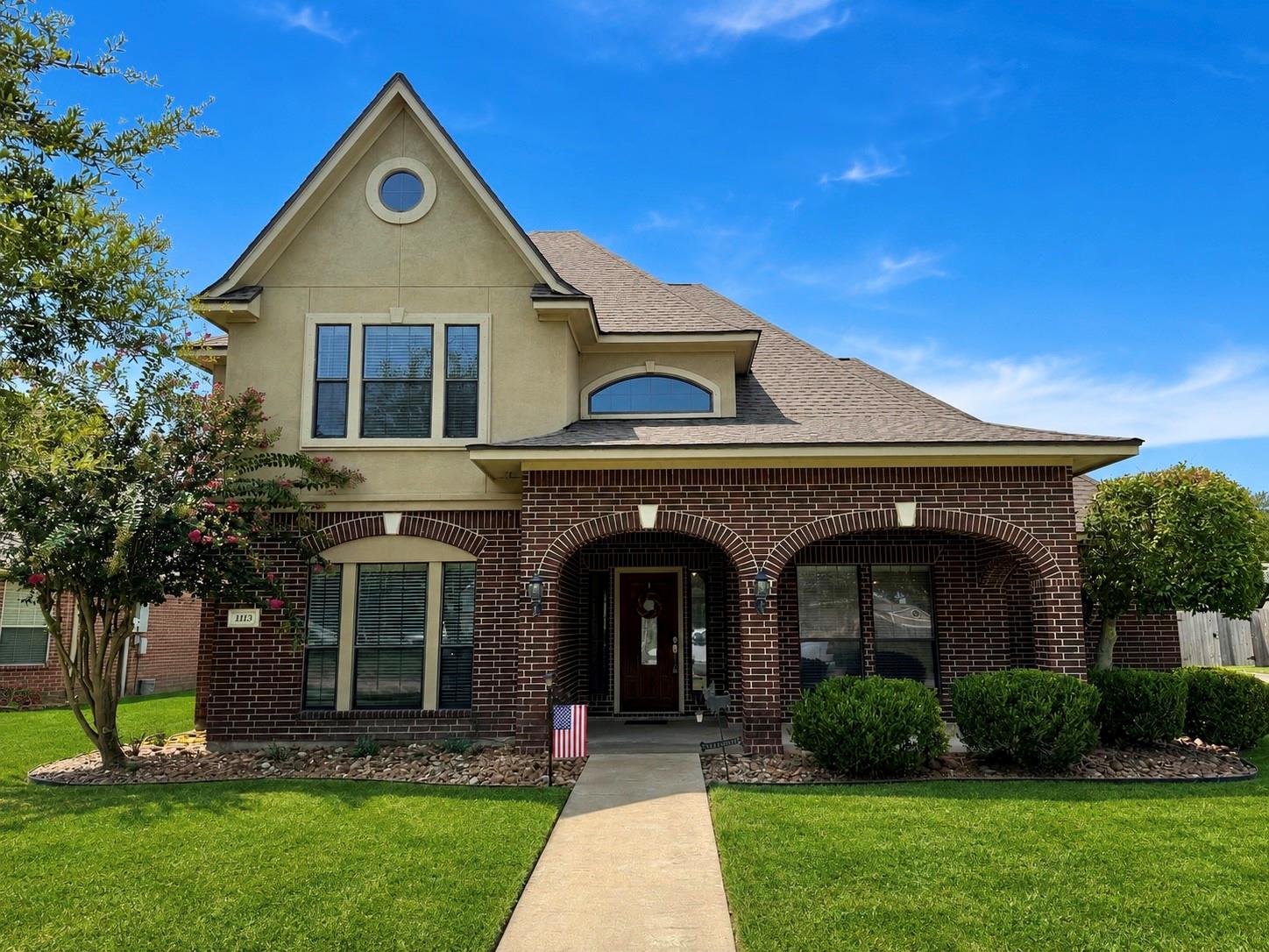 1113 Enchanted Oaks Drive — photo