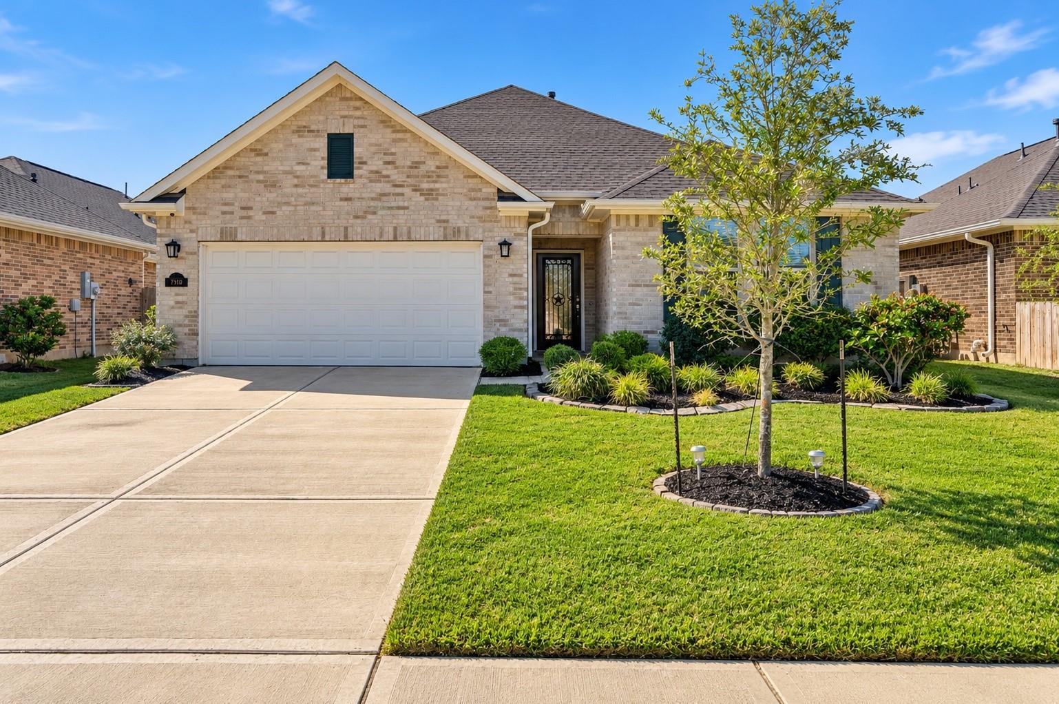 7910 Royal Palm Drive — photo