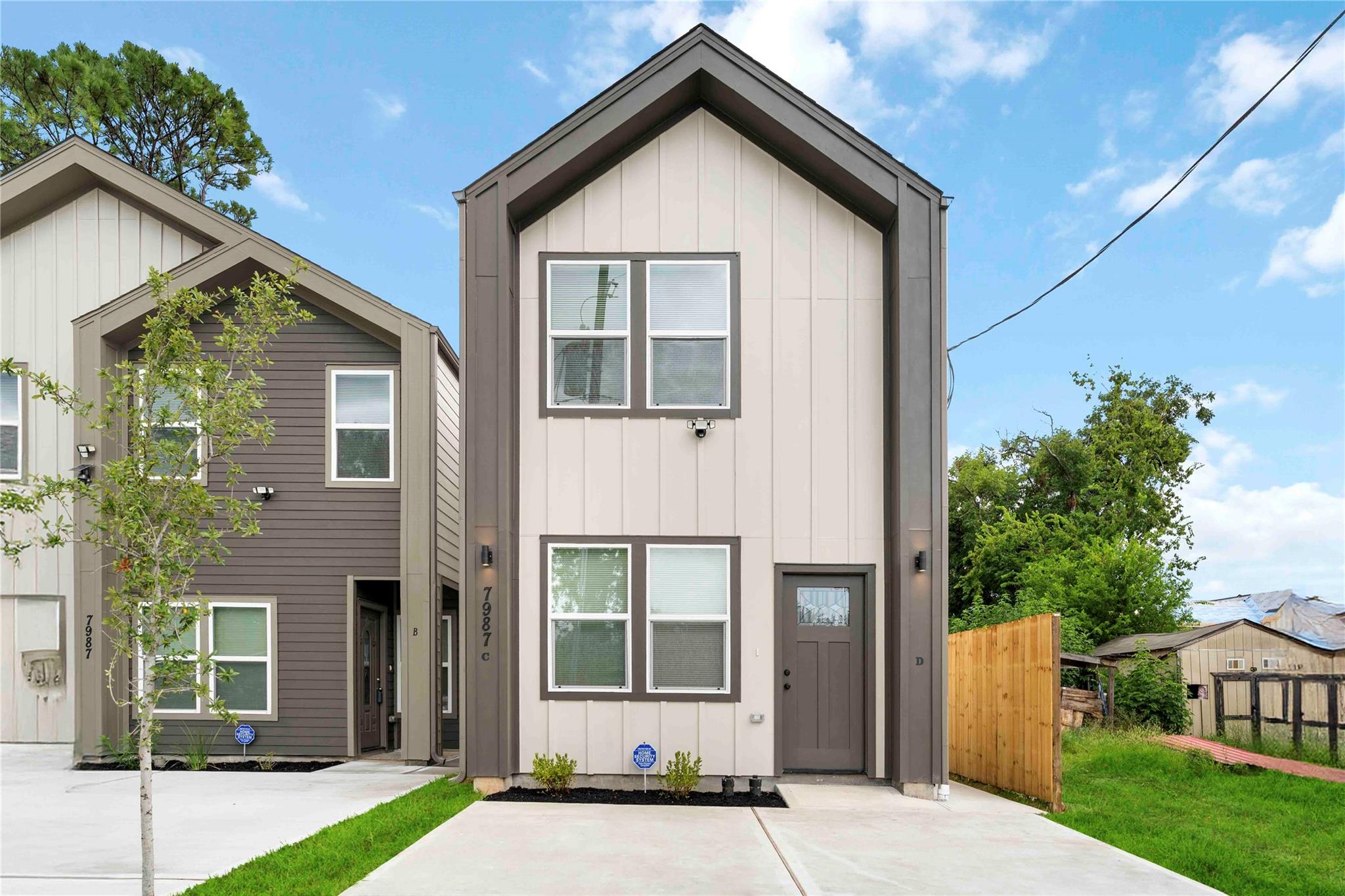 7987 Chateau Street #D — photo