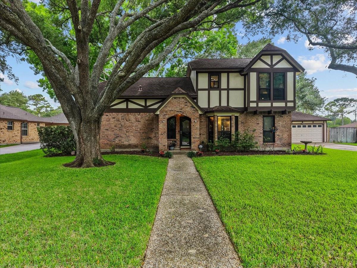 1810 Hunt Drive — photo