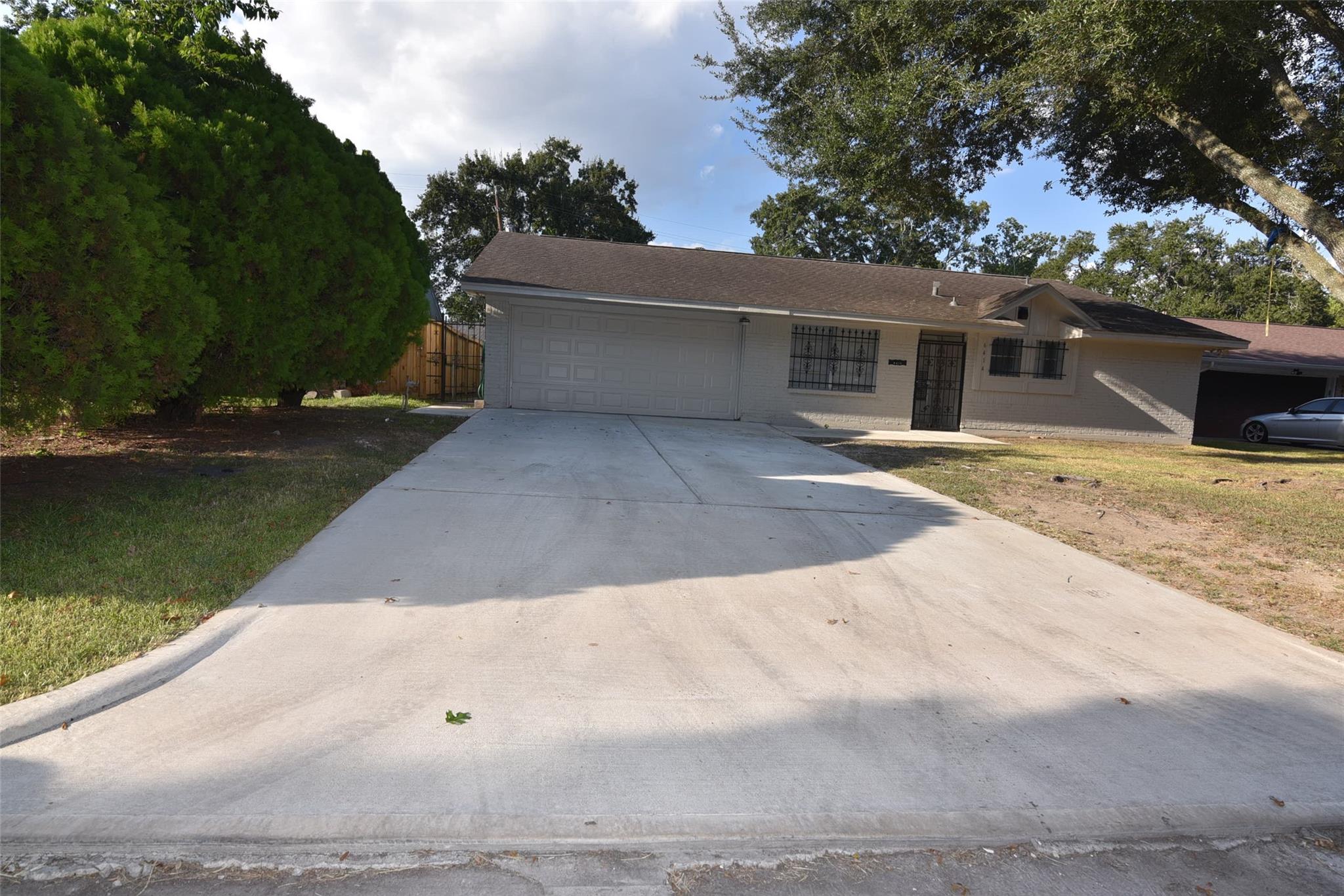 6414 Grape Street — photo