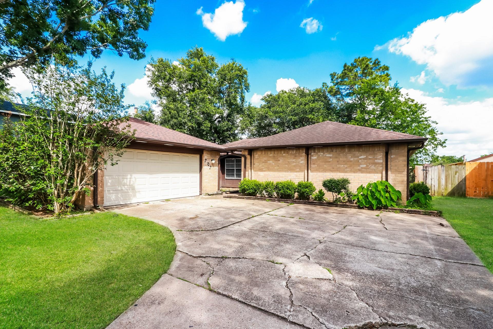 707 Brookford Drive — photo