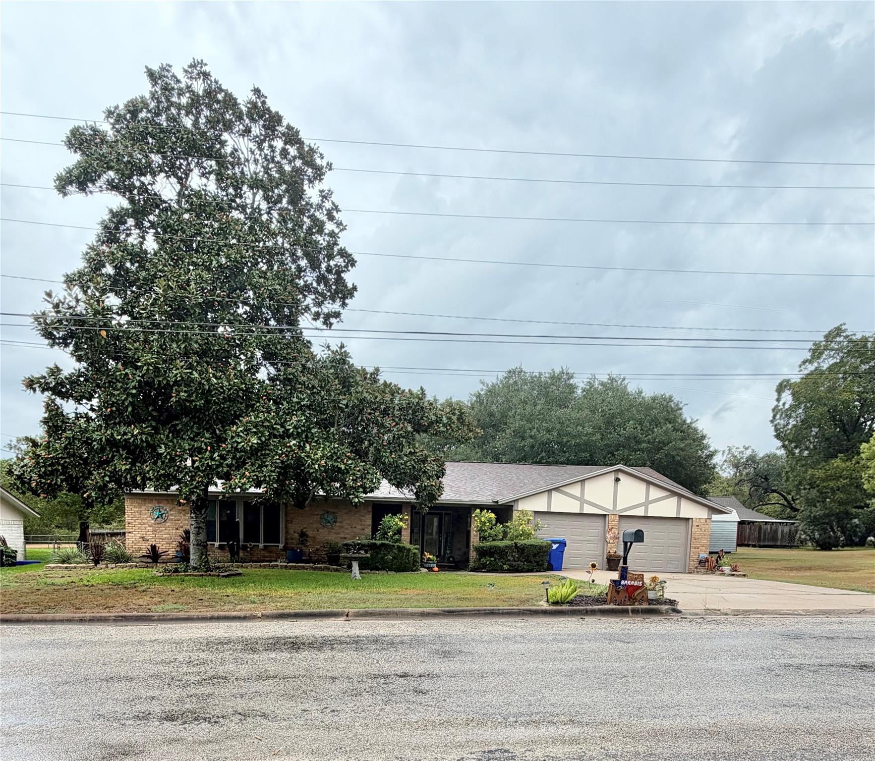 904 Carroll Dr — photo