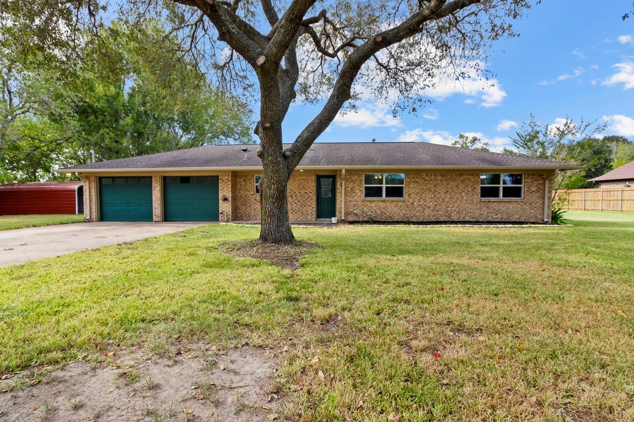 1242 County Road 857 — photo