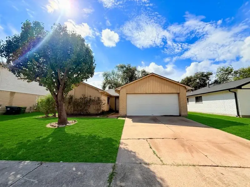 1118 W Belgravia Drive — photo