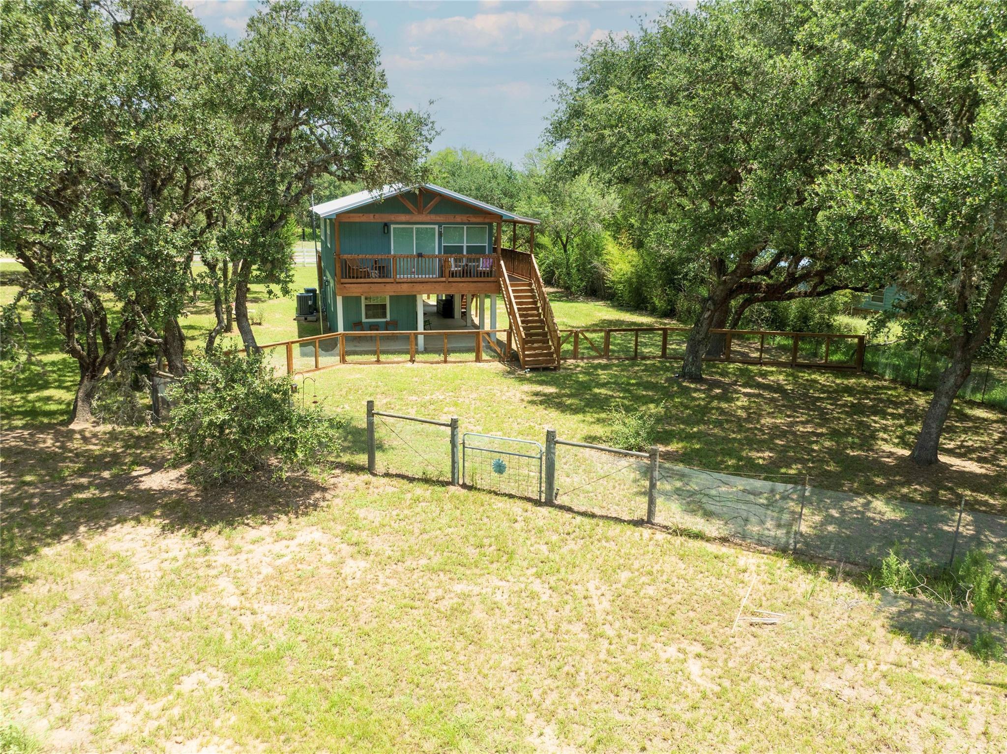 207 Hickory Drive — photo