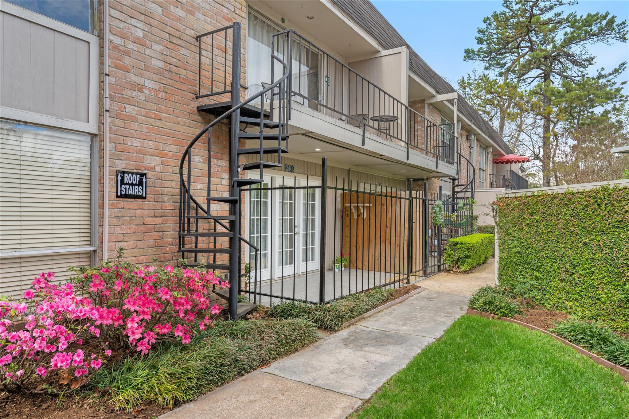 2238 S Piney Point Road #102 — photo