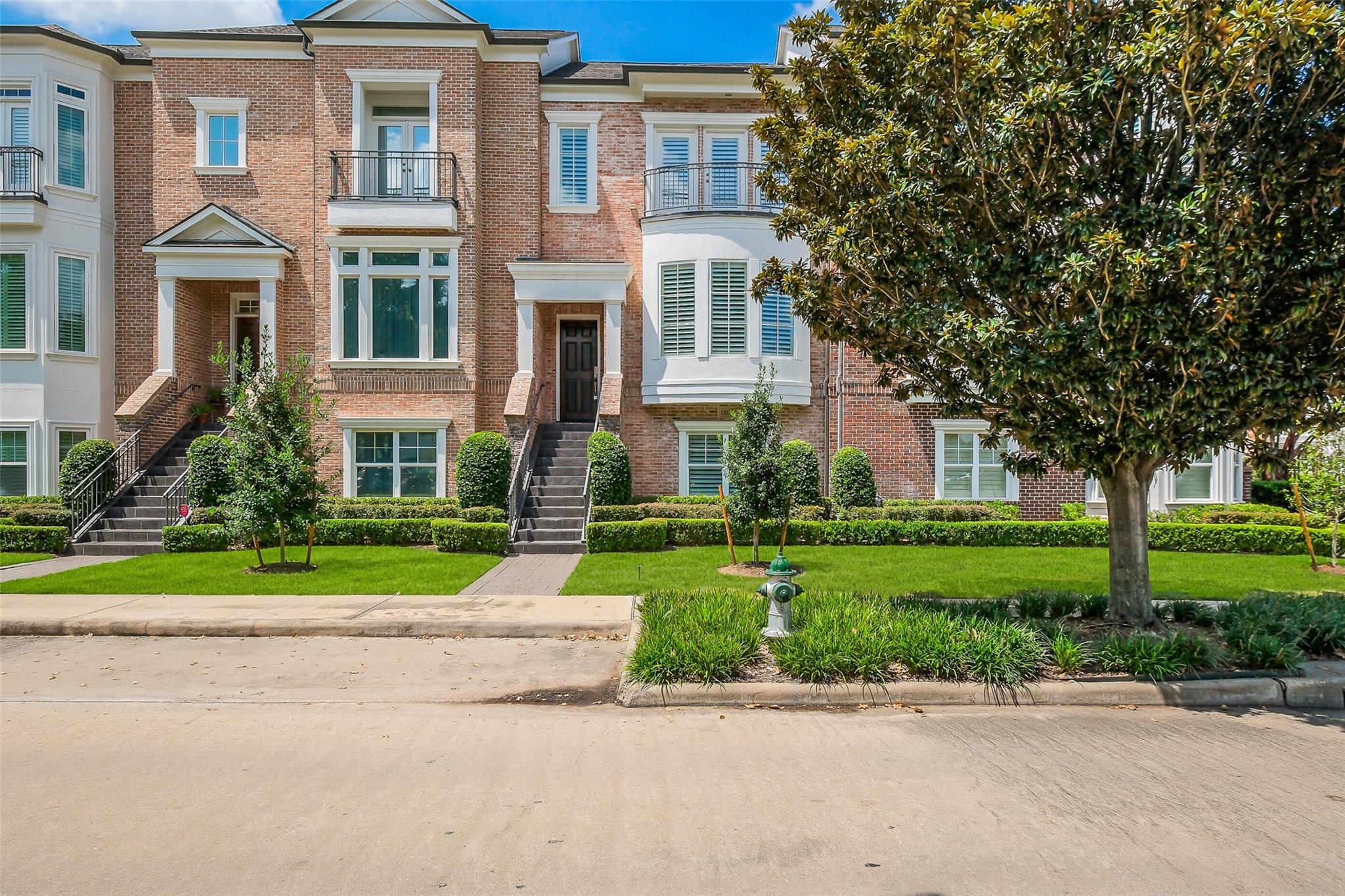 1374 Lake Pointe Parkway — photo