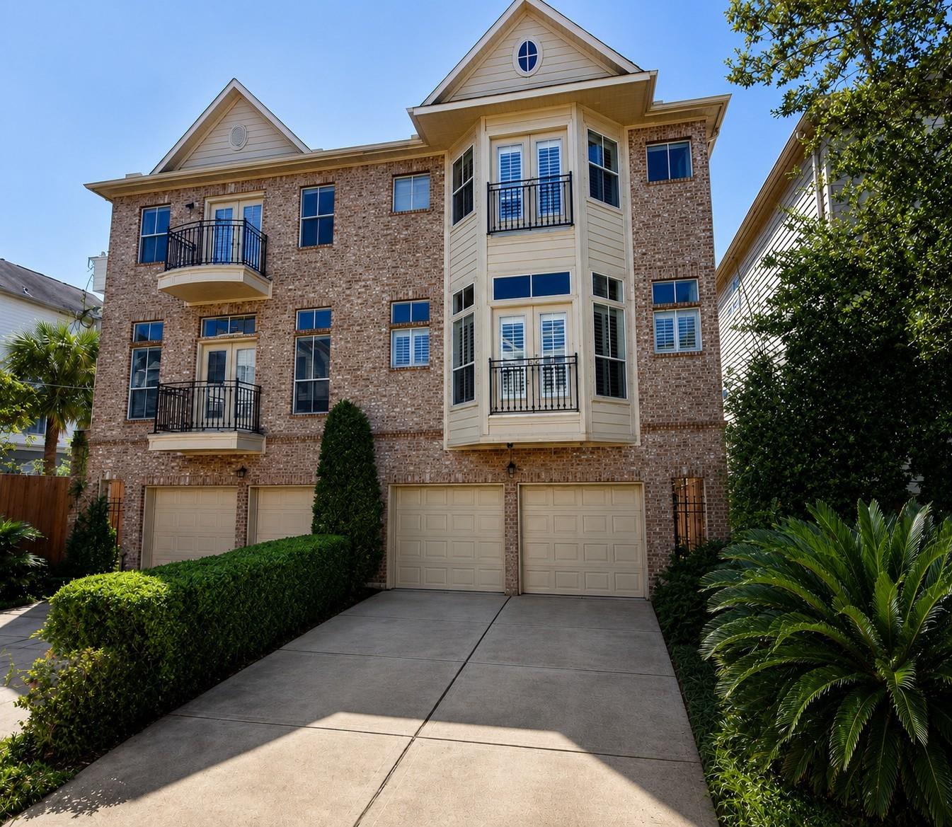 3917 Blossom Street — photo