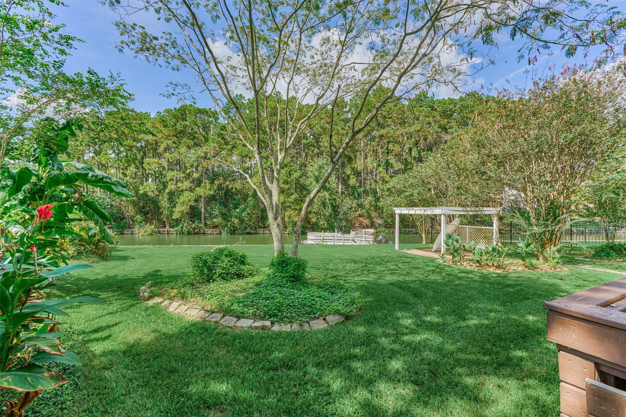 8710 Cross Country Drive — photo