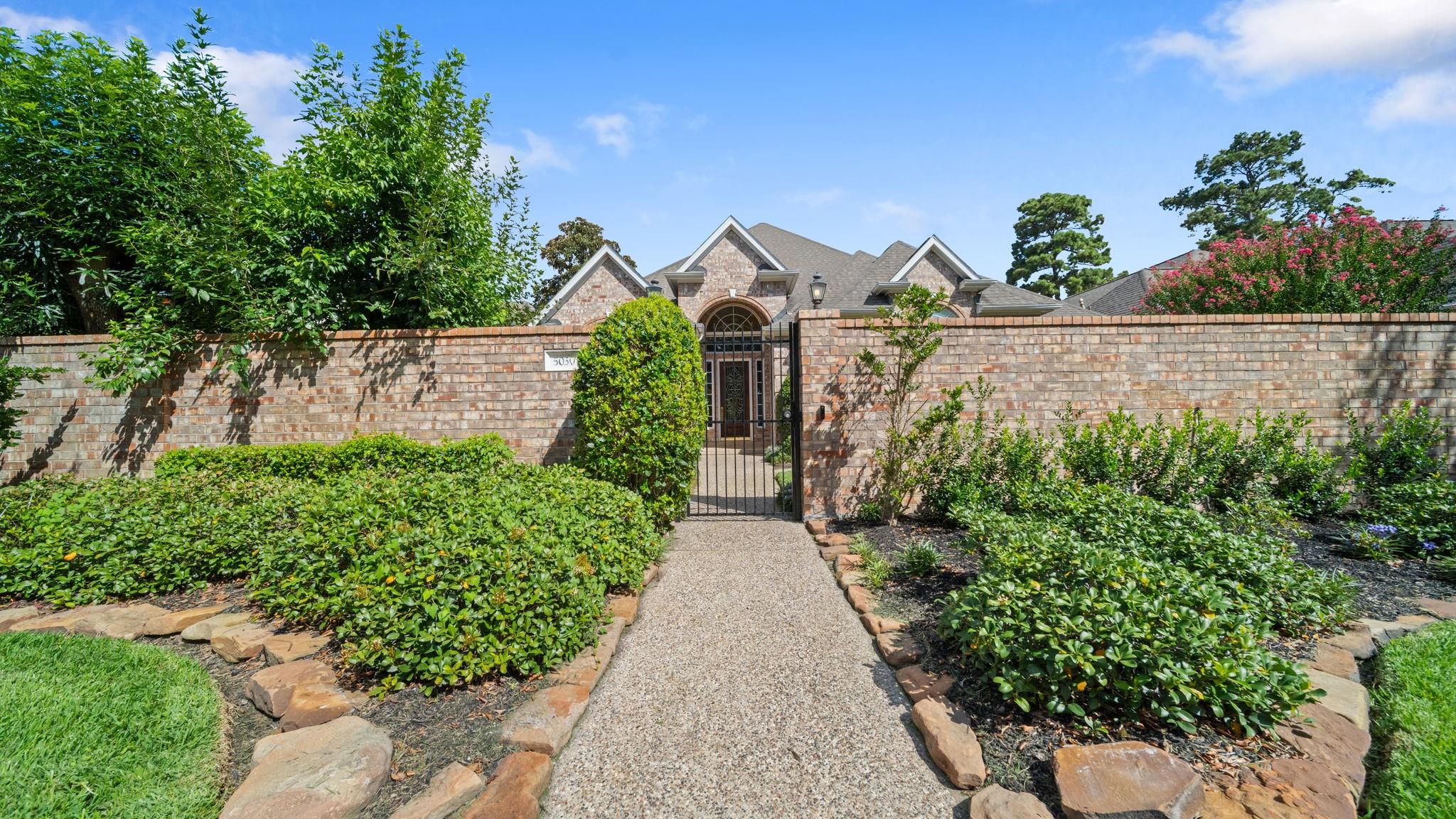 5030 Huntwick Parc Court — photo