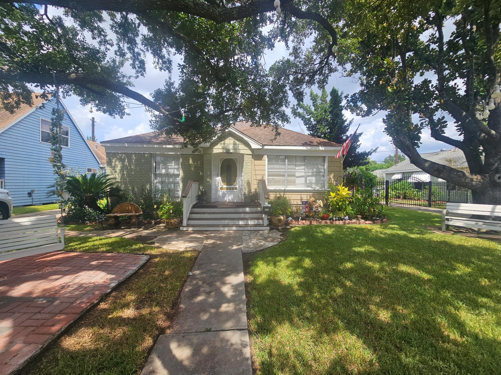6427 Pinehurst Drive — photo