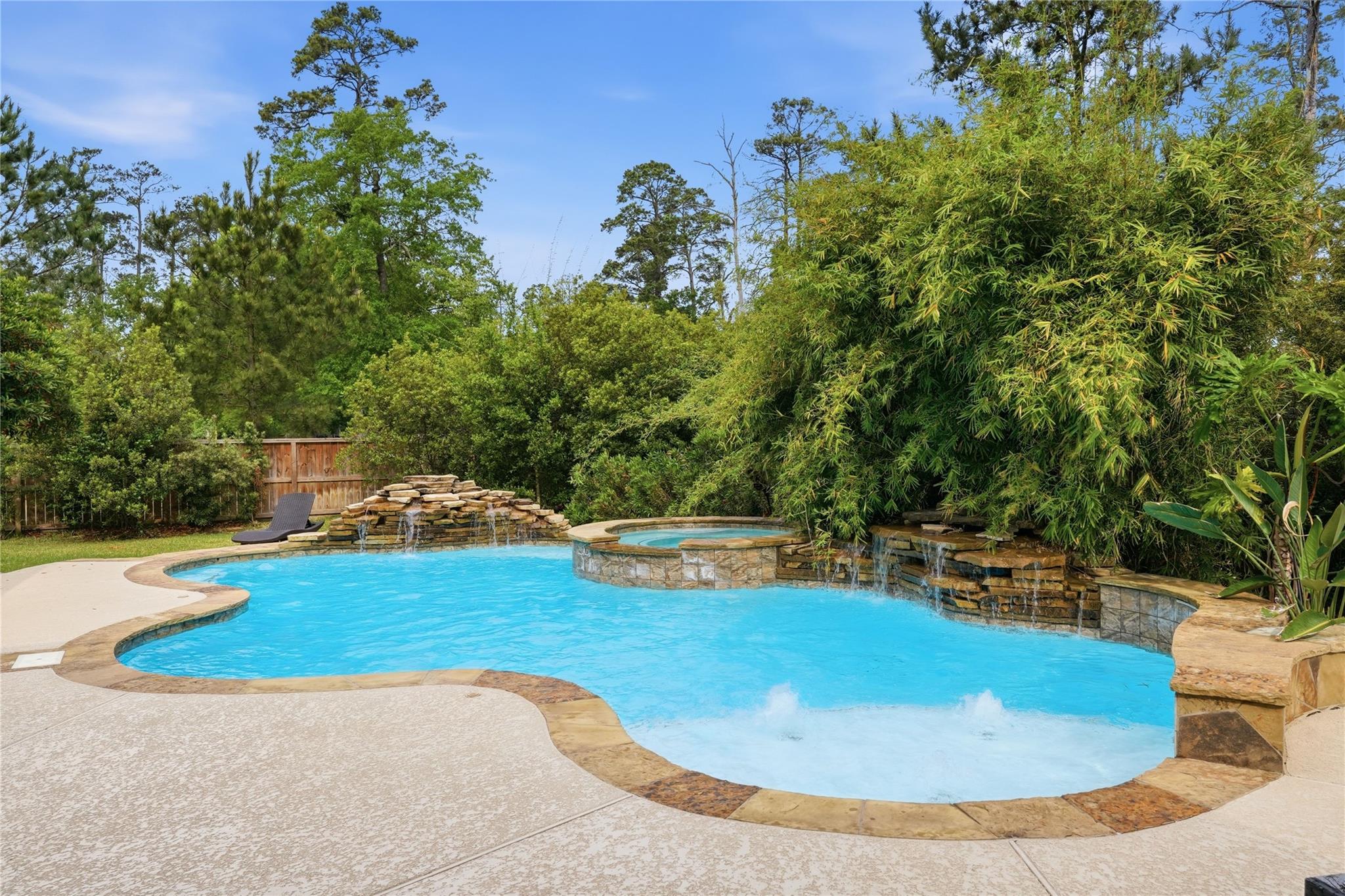 8111 Hideaway Lake Circle — photo