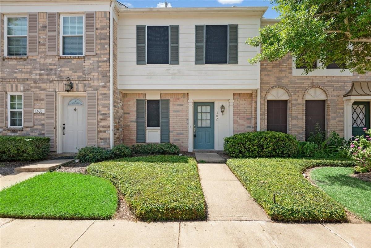 2810 Grants Lake Boulevard #1302 — photo