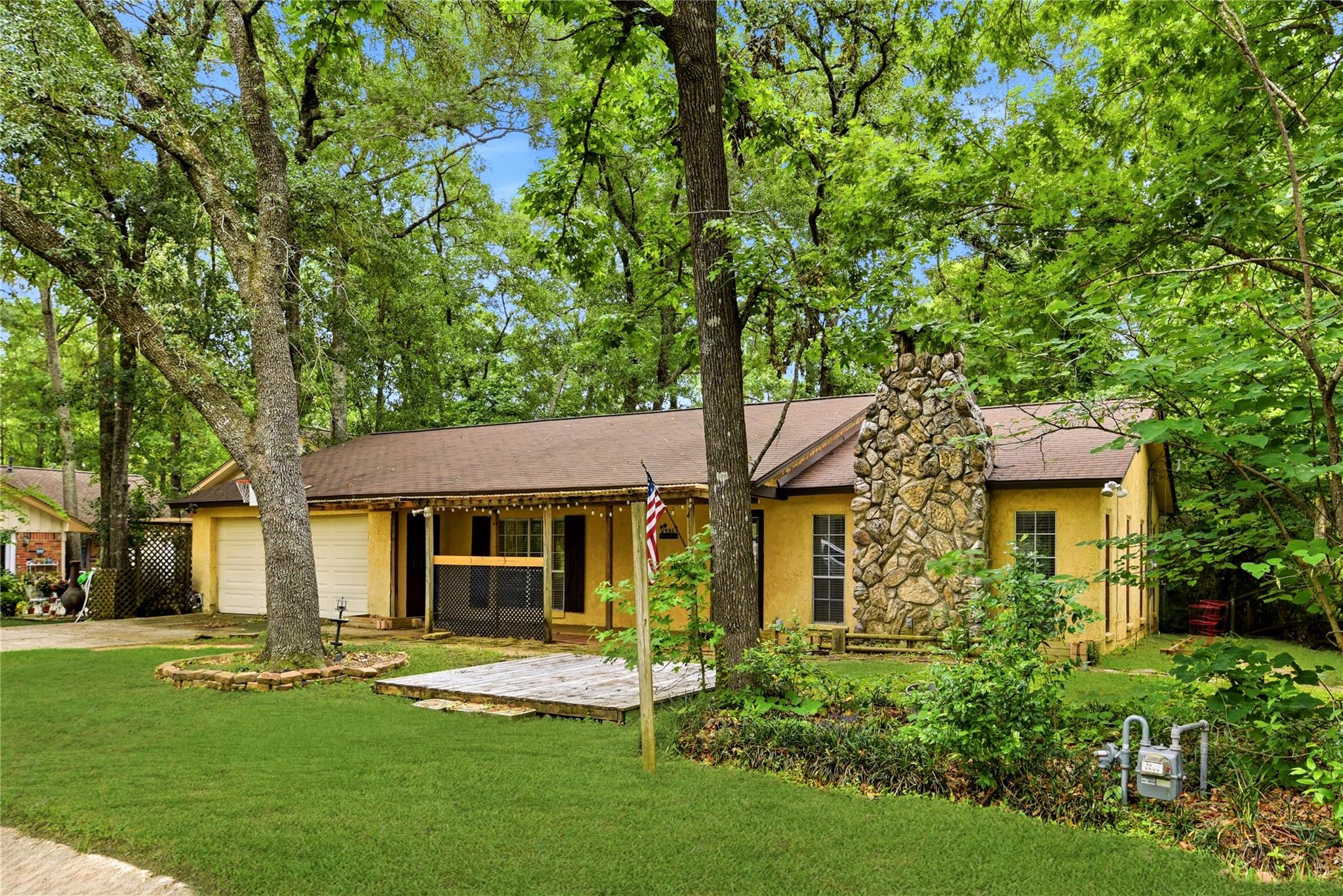 235 Thunderbird Court — photo