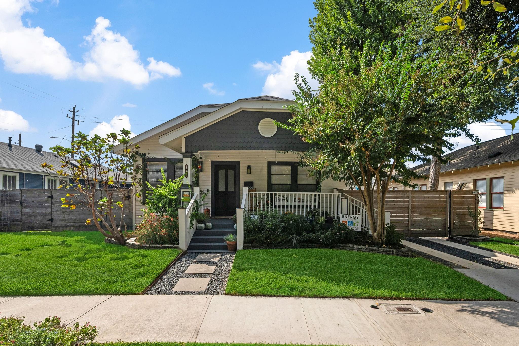 1006 W Temple Street — photo