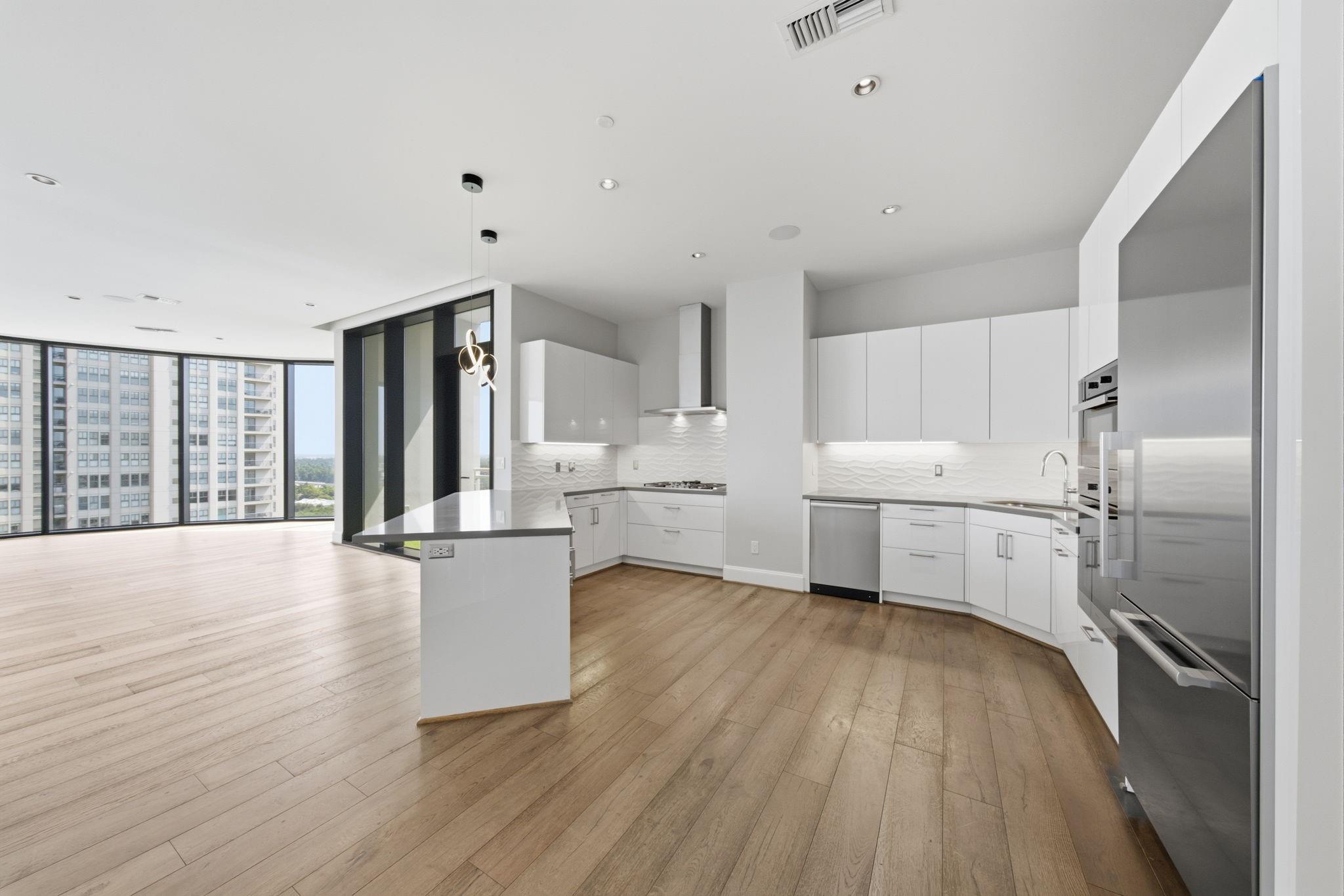 1409 Post Oak Boulevard #1602 — photo
