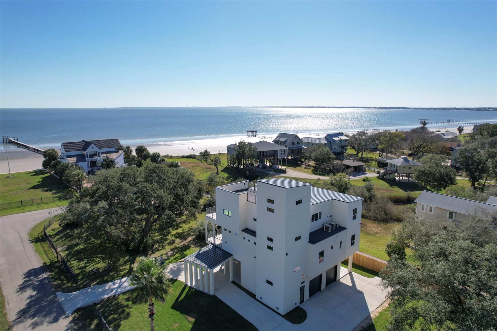 637 Bay Vista Drive — photo