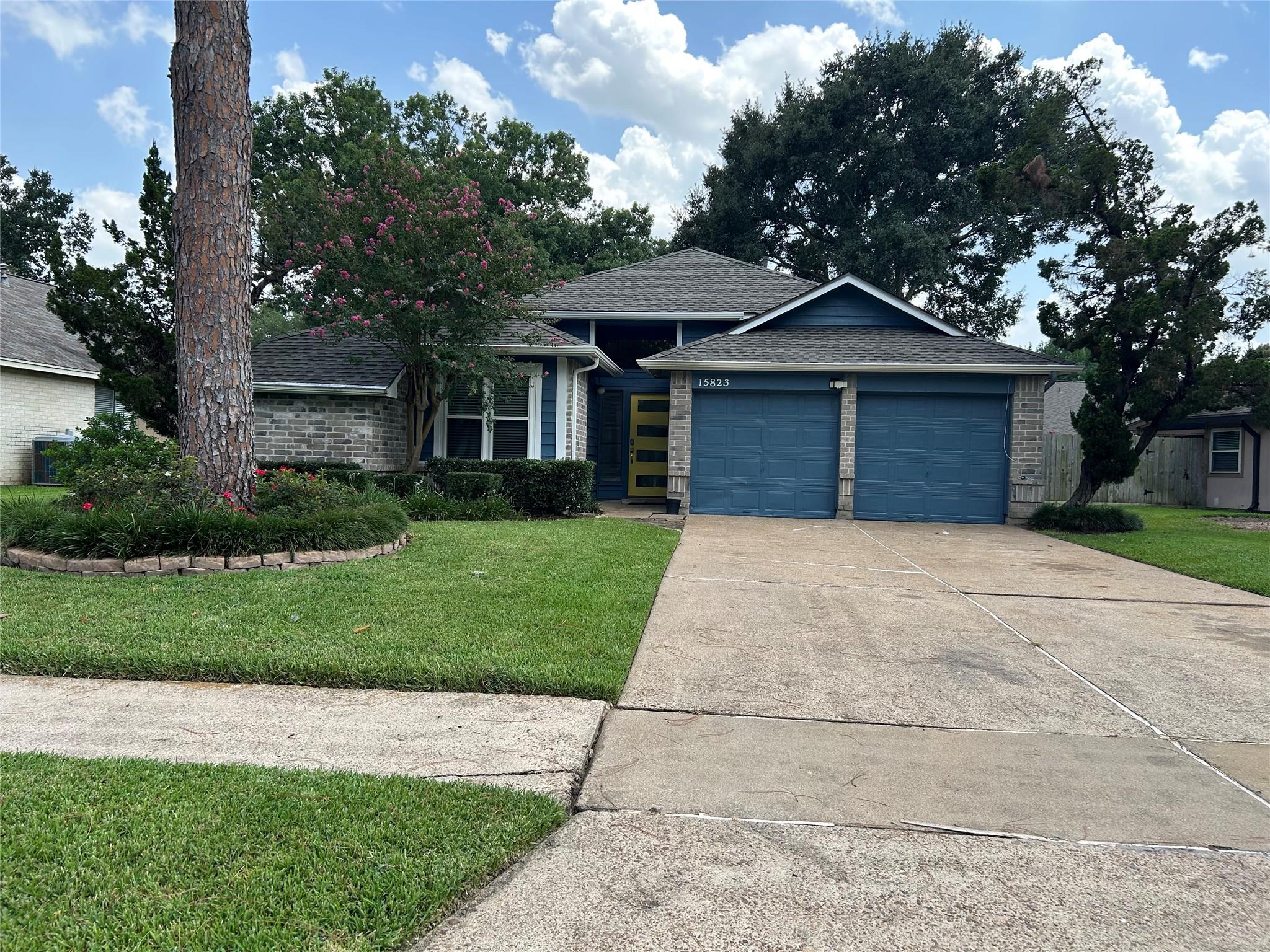 15823 Oak Mountain Drive — photo