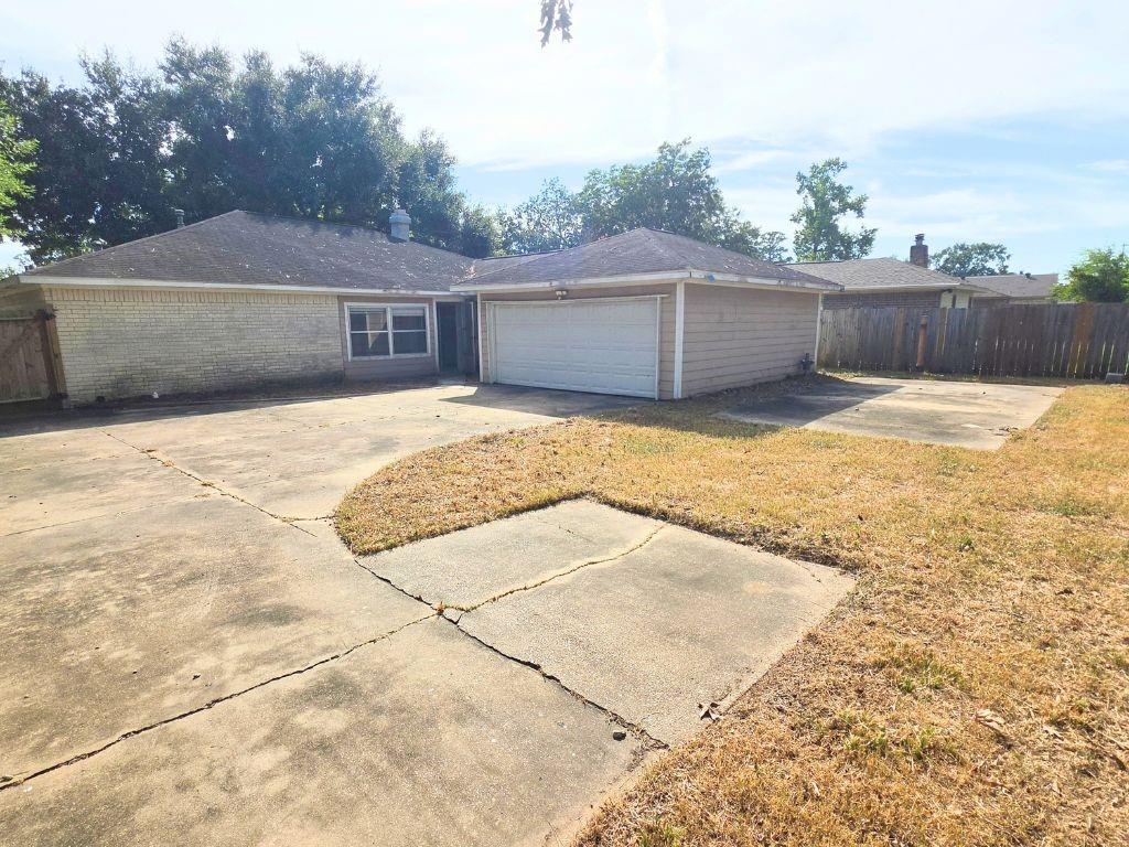 17602 Favor Bend Drive — photo