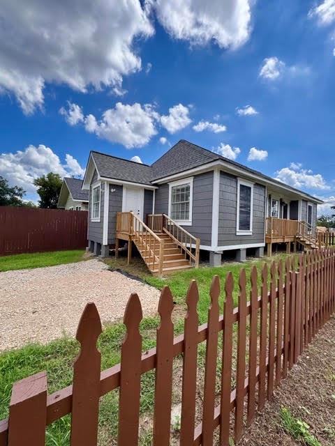 511 N 3rd Street, Conroe, TX 77301 — photo 2