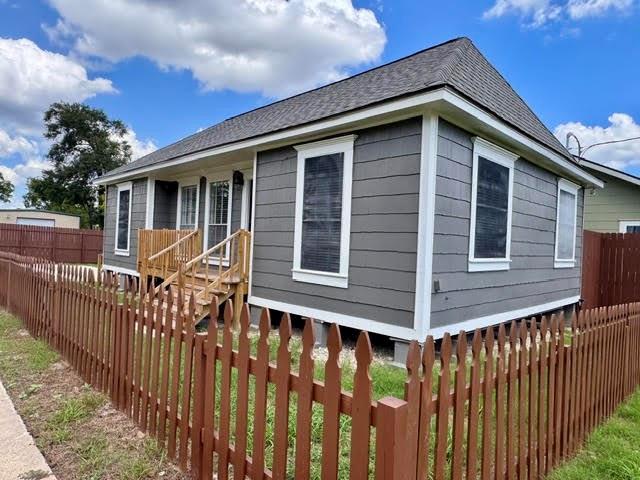 511 N 3rd Street, Conroe, TX 77301 — photo 3