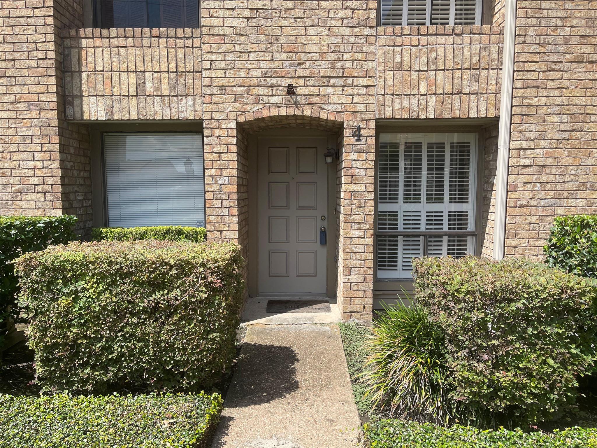 1908 Augusta Drive #4 — photo