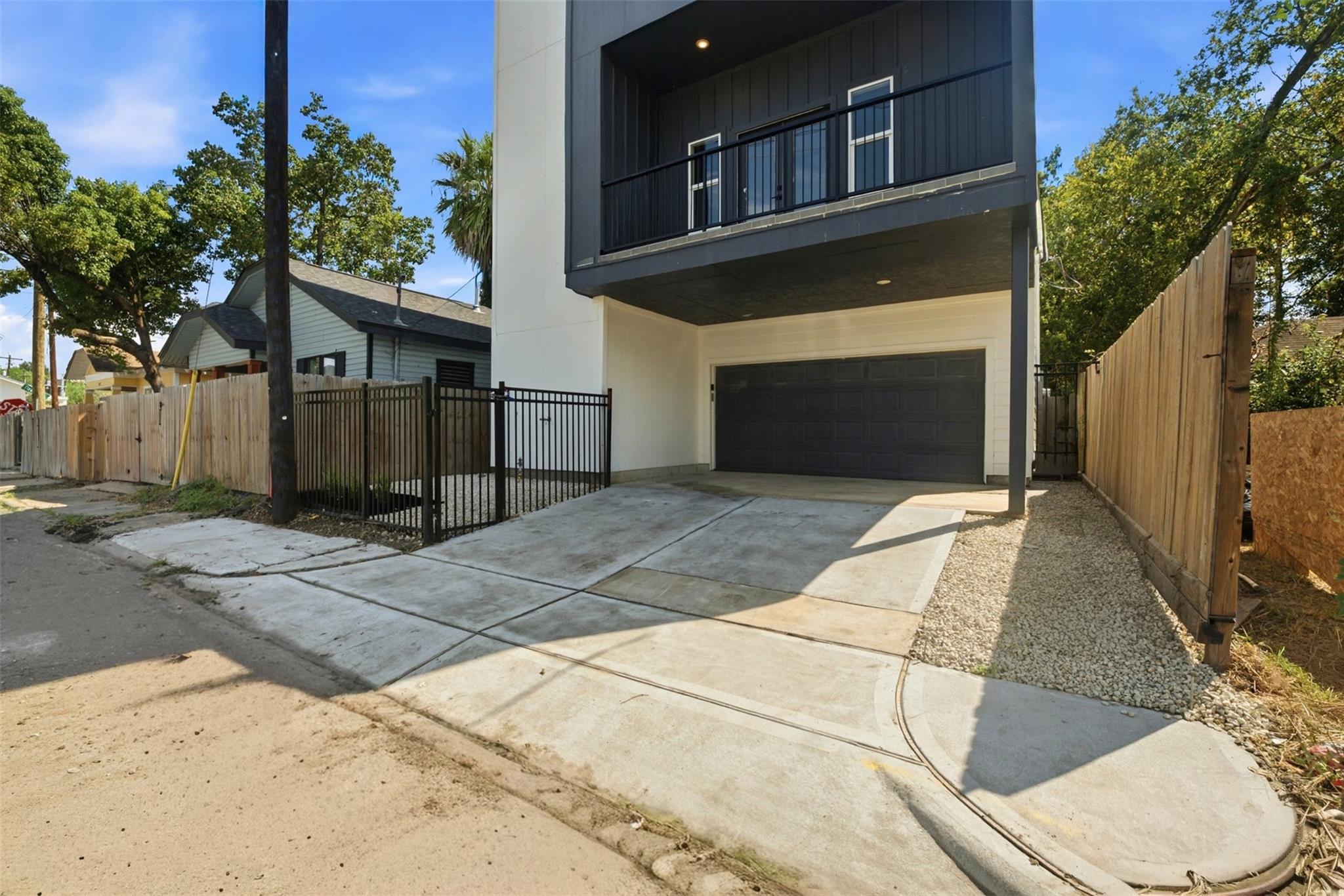 2911 Burkett Street — photo