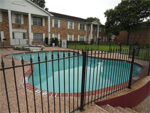 7209 Beechnut Street #B — photo