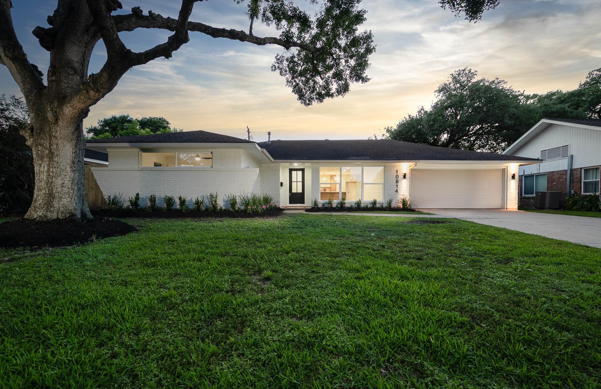 10814 Moonlight Drive — photo