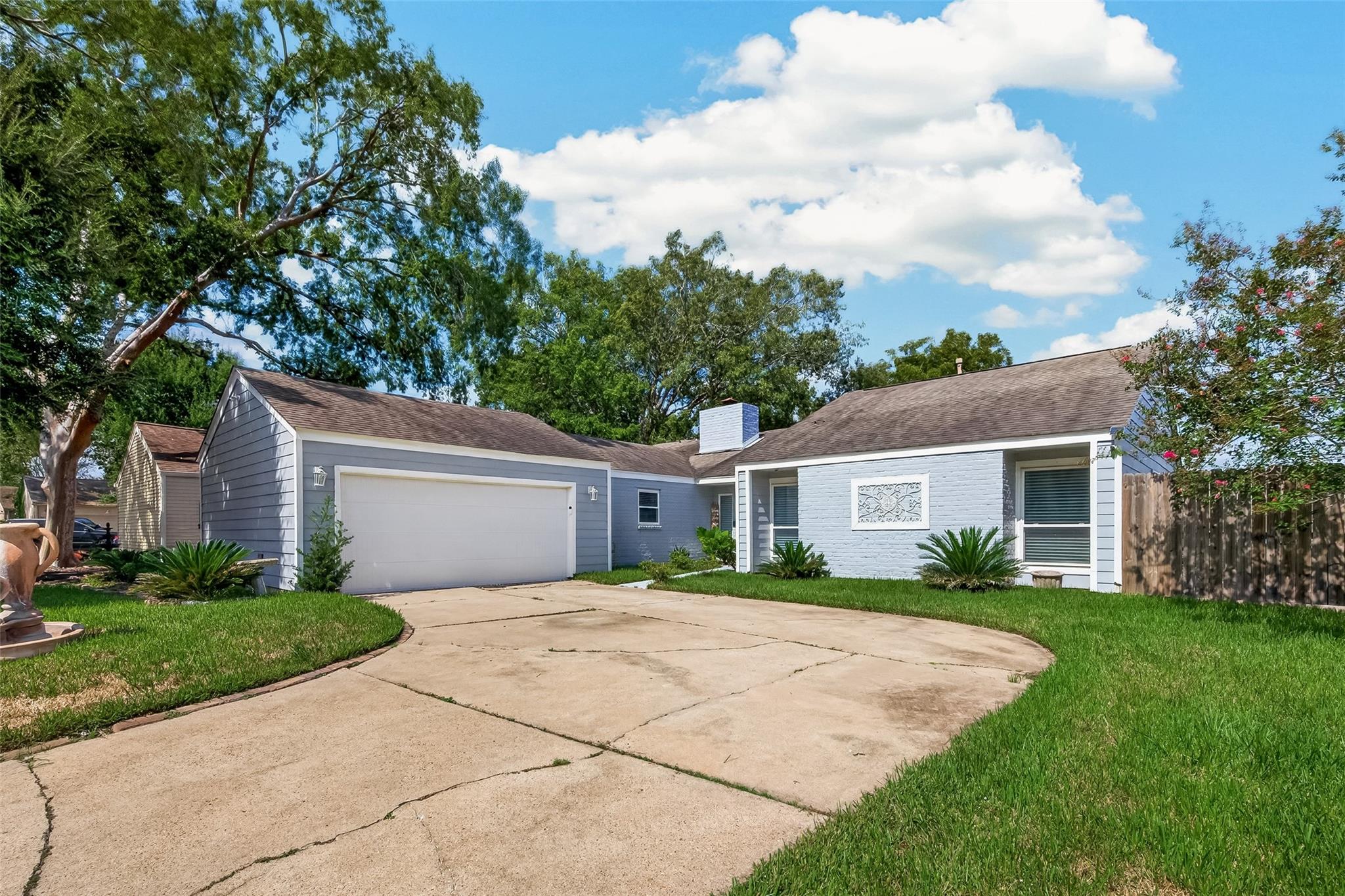 15606 Pine Mountain Drive — photo