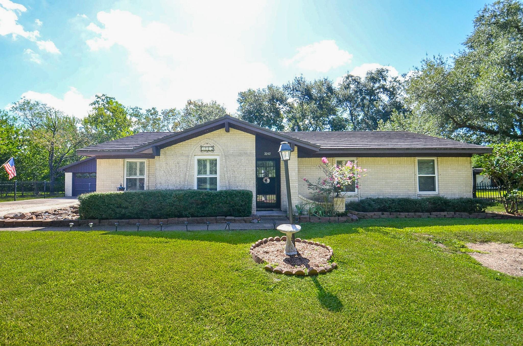 3207 Hamm Road — photo