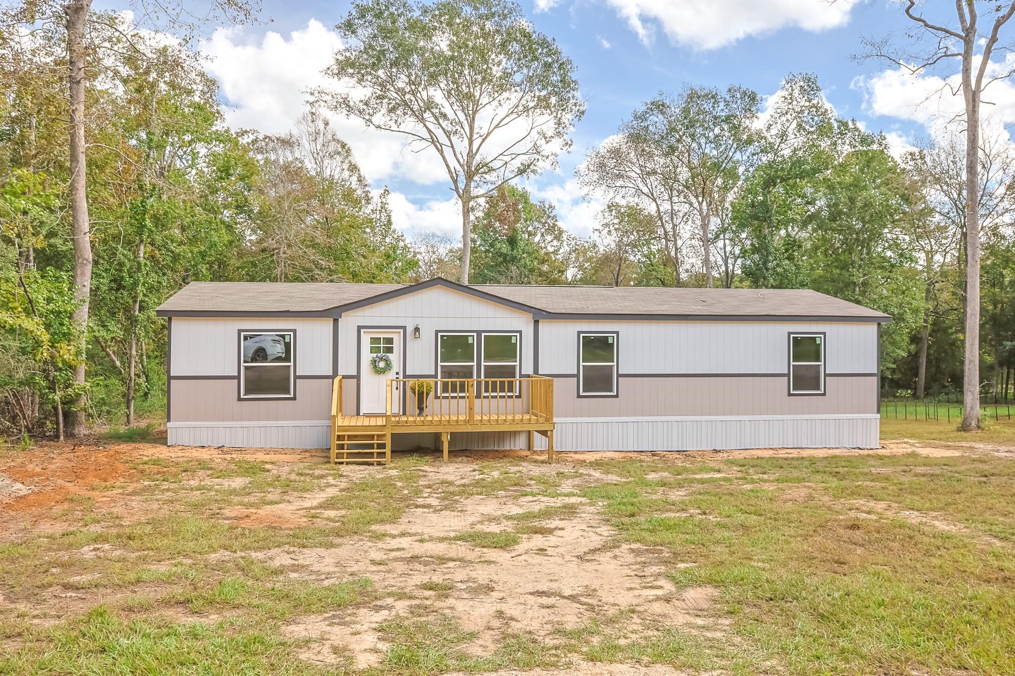 670 Wood Haven — photo