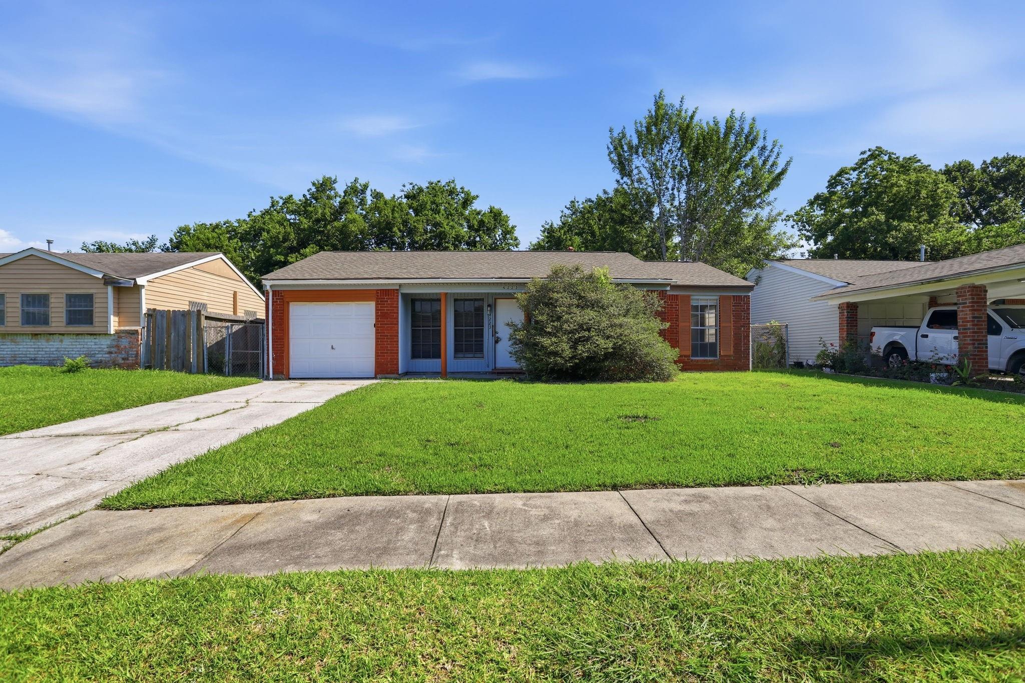 4223 S Acres Drive — photo